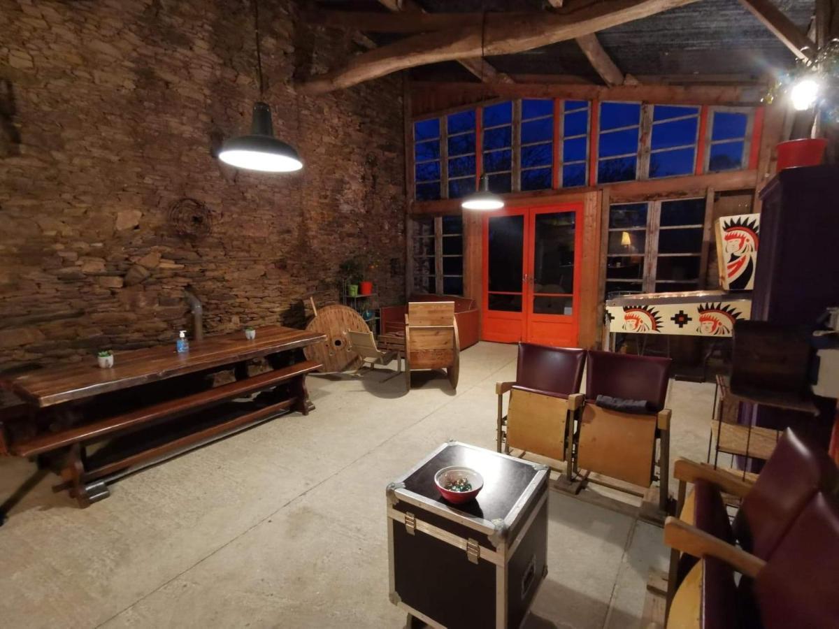 Aux Yourtes De La Fabrique Saint-Florent-des-Bois ภายนอก รูปภาพ